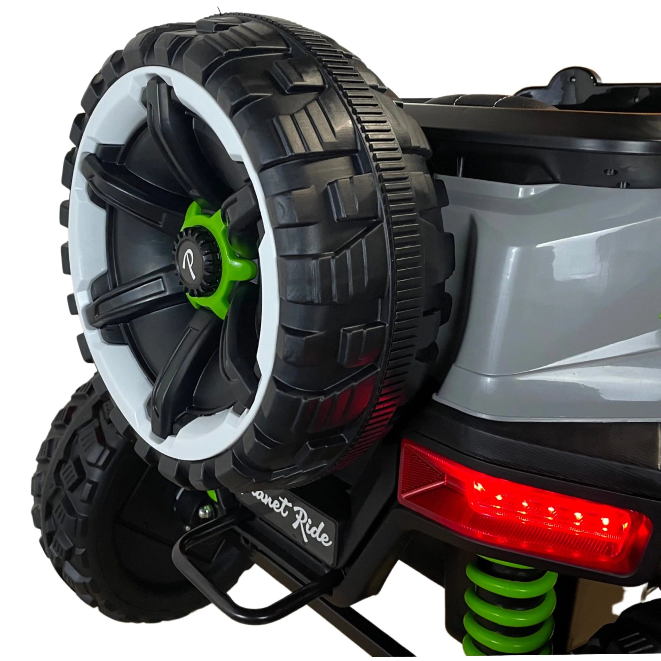 db7cc8e24aeb399a_2-Seater-AWD-12V-Jeep-Tank-Electric-Ride-On-Kid-Car-R_G-TOYS-1665787950