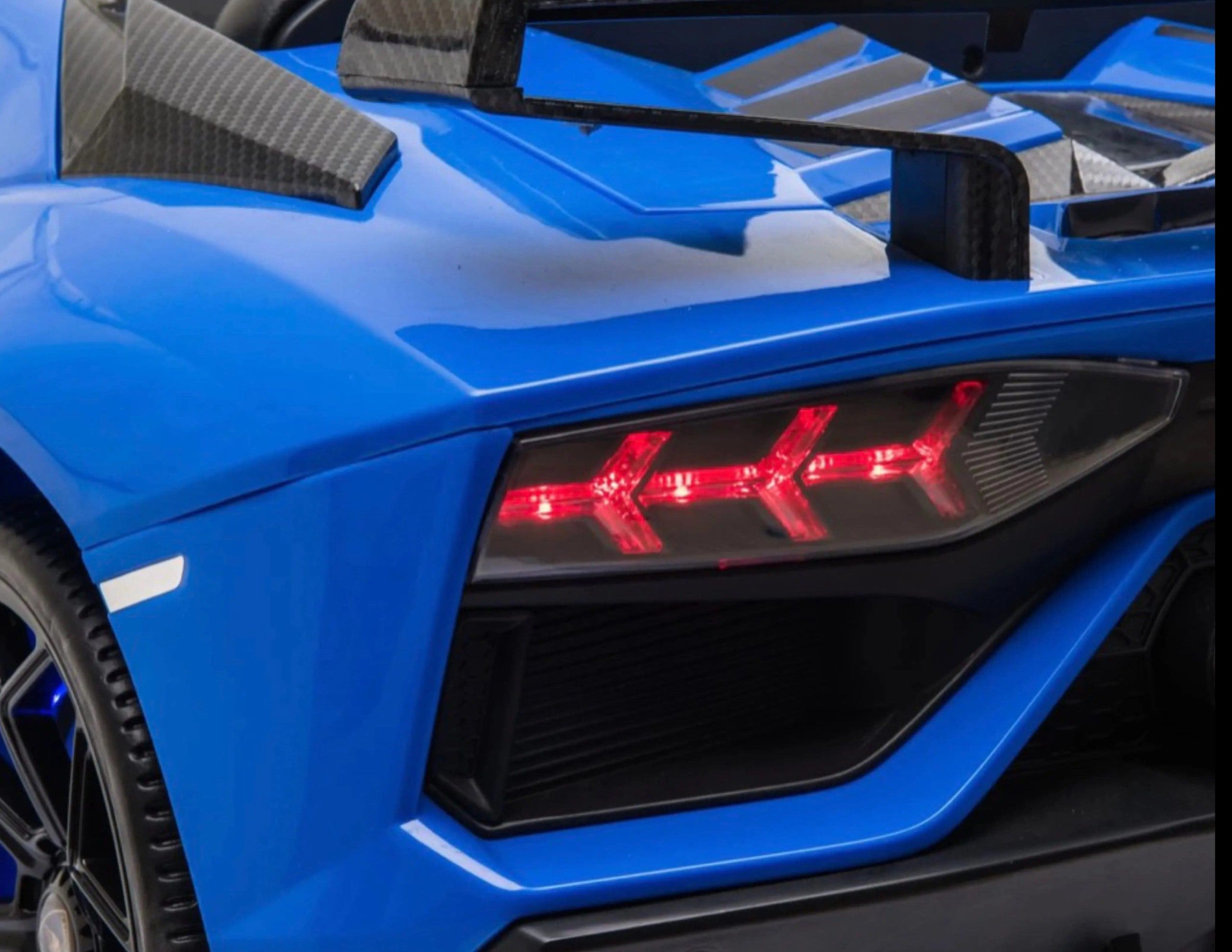 eff43bca9323b0aa_24V-2-Seater-High-Speed-Lamborghini-Aventador-Drift-Car-for-Kids-R_G-TOYS-1660692495